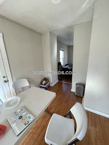 Fort Hill 3 Beds 2 Baths Boston - $3,775